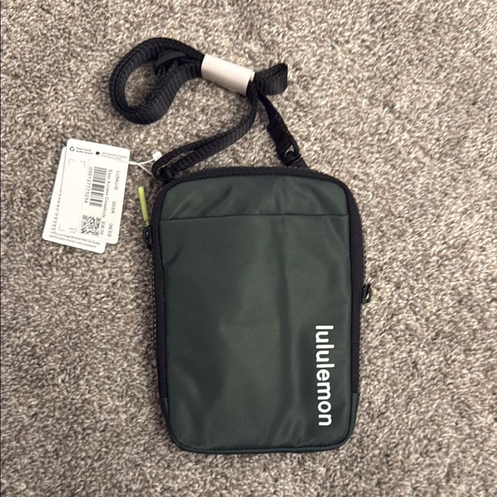 NWT lululemon athletica Easy Access Crossbody. Color- Smoked Spruce